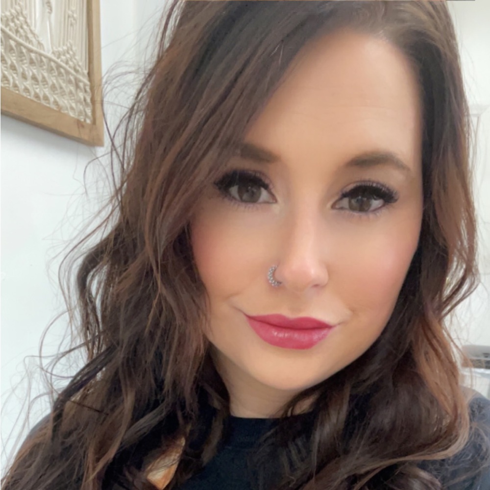 Meet your Posher, Danyelle